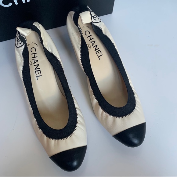CHANEL Lambskin Patent CC Elastic Stretch Pumps - Picture 7 of 11